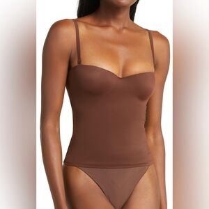 SKIMS CONTOUR LIFT TOP COCOA M Medium perfect condition. Style is discontinued